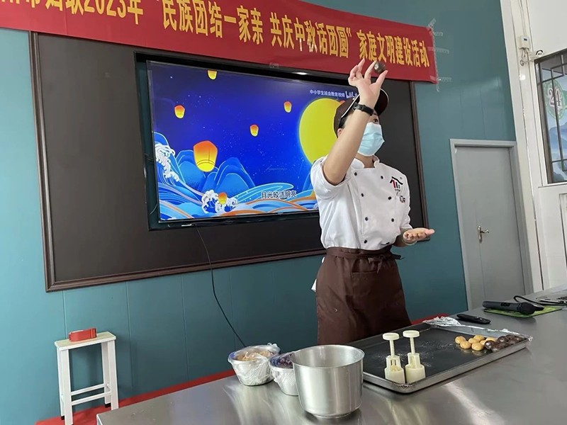 邵陽市五里牌小學(xué)“民族團(tuán)結(jié)話中秋”活動(dòng)在玖味中醫(yī)藥膳研學(xué)實(shí)踐教育基地順利舉行