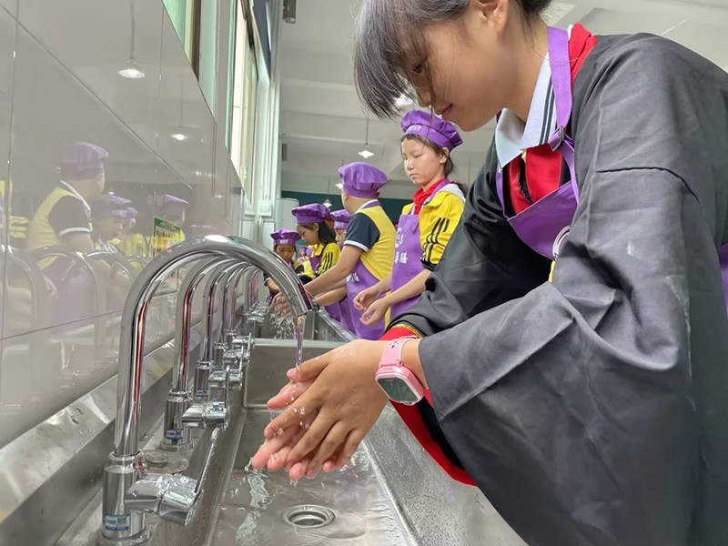 邵陽市五里牌小學(xué)“民族團(tuán)結(jié)話中秋”活動(dòng)在玖味中醫(yī)藥膳研學(xué)實(shí)踐教育基地順利舉行