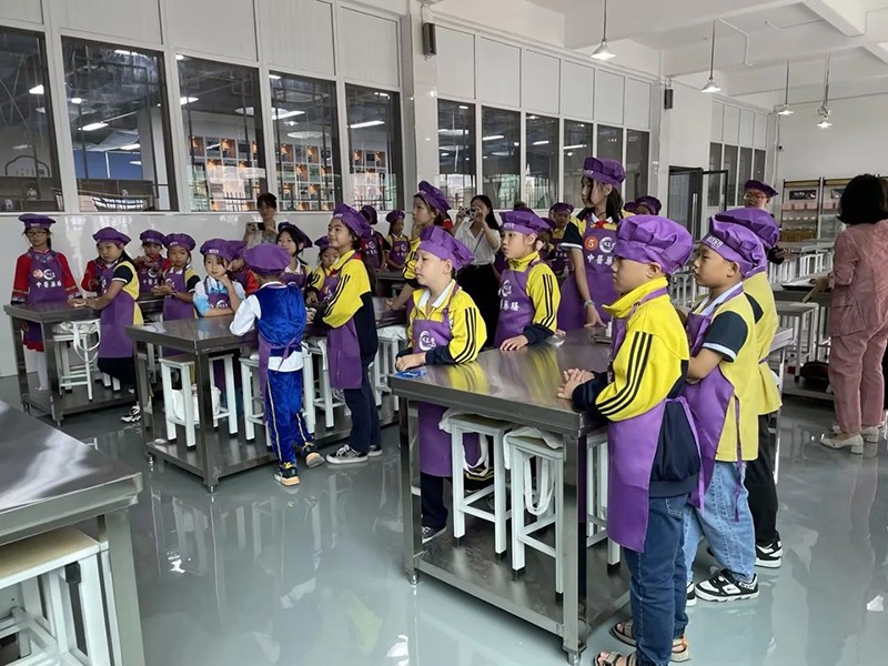 邵陽市五里牌小學(xué)“民族團(tuán)結(jié)話中秋”活動(dòng)在玖味中醫(yī)藥膳研學(xué)實(shí)踐教育基地順利舉行