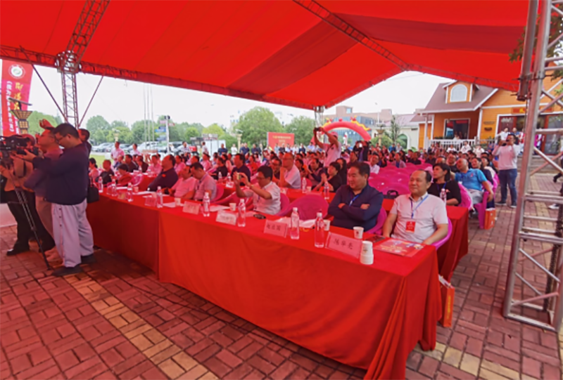 “邵陽紅”中醫(yī)藥膳科普教育研學(xué)基地在天香生物產(chǎn)業(yè)園啟動