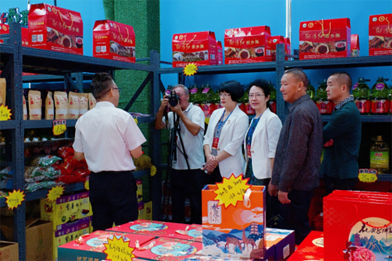 “邵陽紅”中醫(yī)藥膳科普教育研學(xué)基地在天香生物產(chǎn)業(yè)園啟動