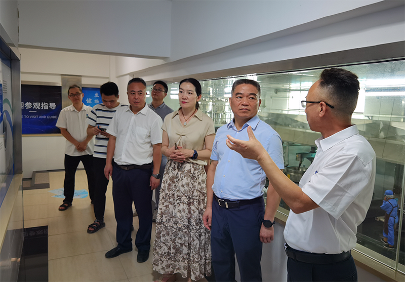 邵陽(yáng)市委常委、常務(wù)副市長(zhǎng)王永紅一行領(lǐng)導(dǎo)到邵陽(yáng)紅出貨倉(cāng)-天香生物產(chǎn)業(yè)園考察指導(dǎo)