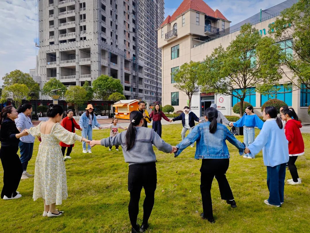 邵陽(yáng)學(xué)院附屬第二醫(yī)院團(tuán)建秋游拓展活動(dòng)在天香生物紫色健康產(chǎn)業(yè)園盛大啟航