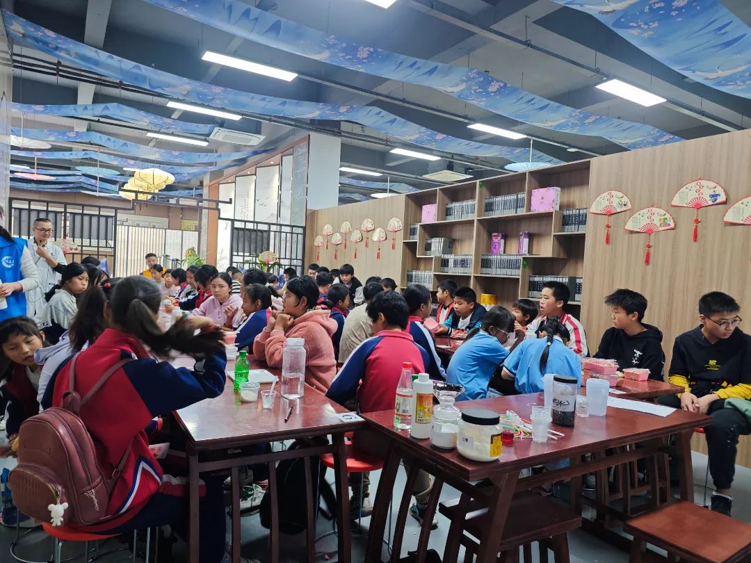 雙清區(qū)“愛心護航，助夢成長”