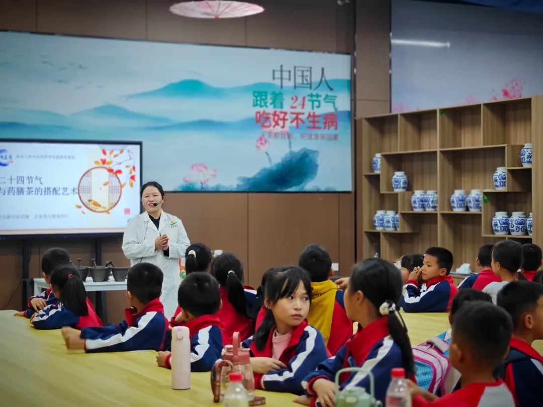 雙清區(qū)“愛心護航，助夢成長”