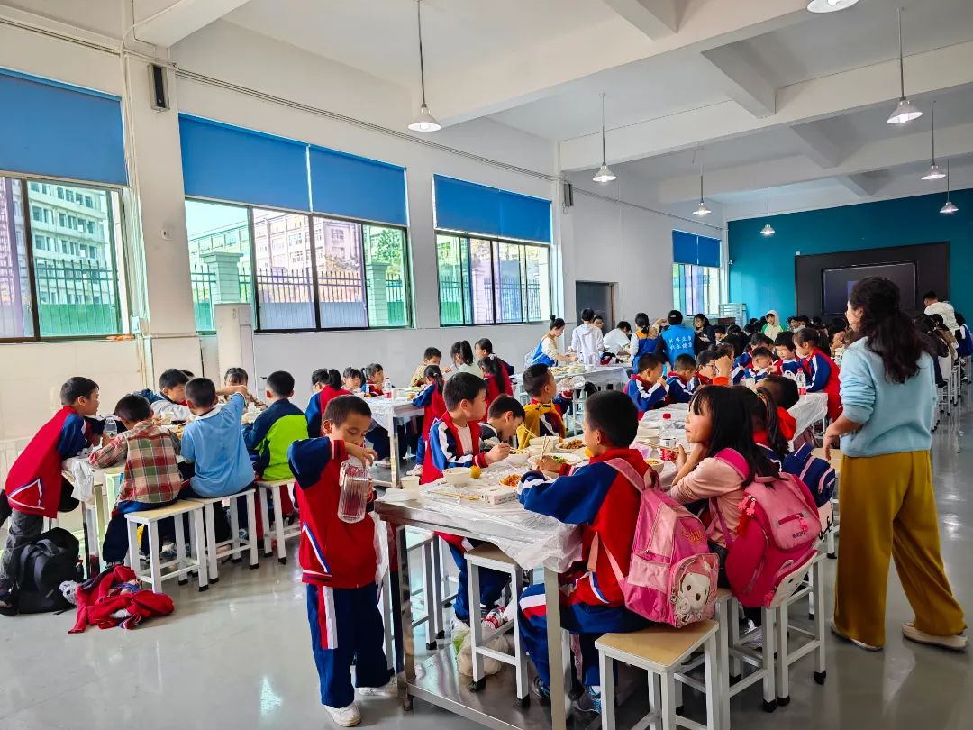 雙清區(qū)“愛心護航，助夢成長”