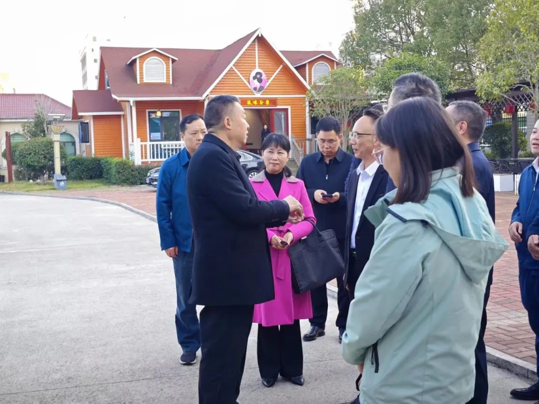 省政協(xié)主席毛萬春一行領(lǐng)導(dǎo)蒞臨天香生物調(diào)研考察“中醫(yī)藥+科技創(chuàng)新+工業(yè)文旅”