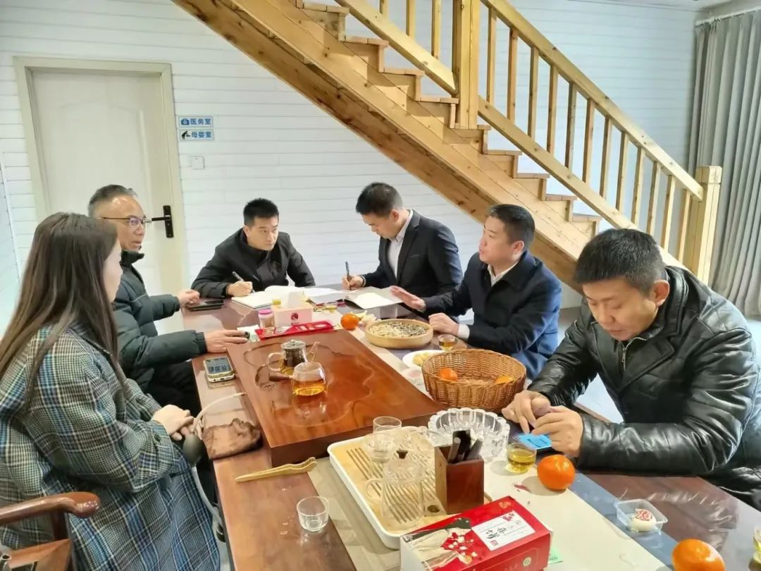 邵陽市經(jīng)濟開發(fā)區(qū)黨工委書記、管委會主任劉文龍一行到天香生物走訪調(diào)研